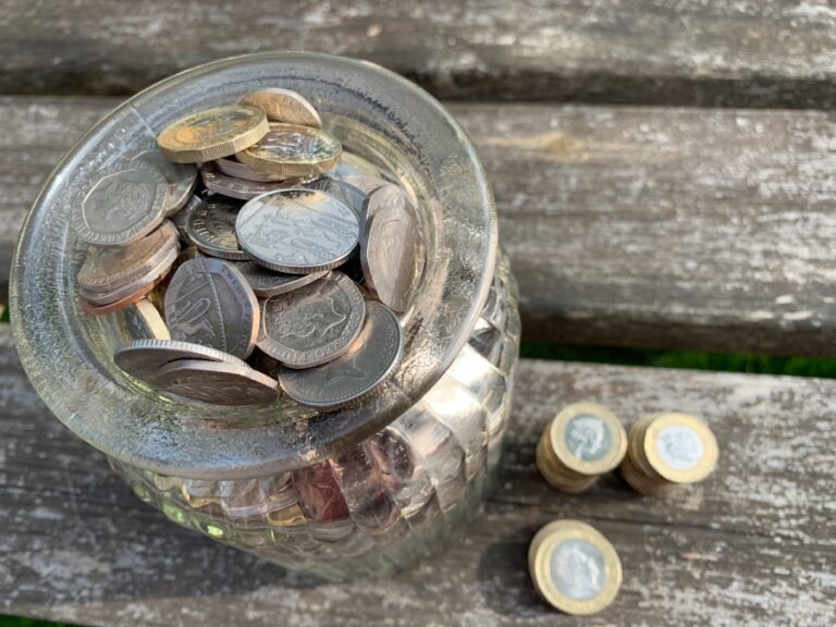 Photo "How to protect your savings by investing in safe assets"