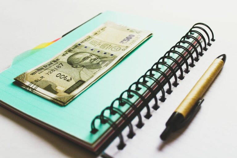 Photo "How to manage your expenses with an efficient monthly budget"
