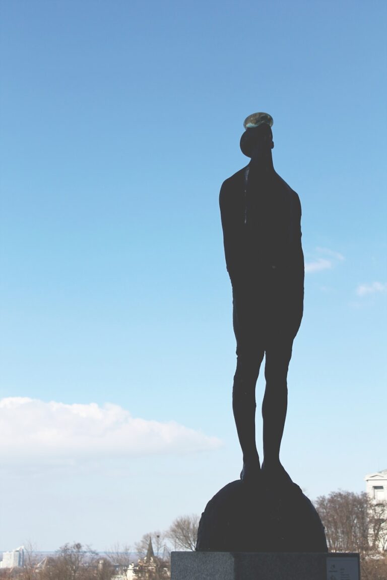 Photo "How to overcome self-criticism and build ironclad confidence"