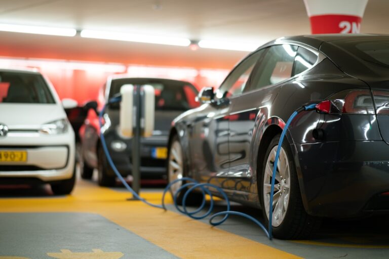 Photo electric cars maintenance costs